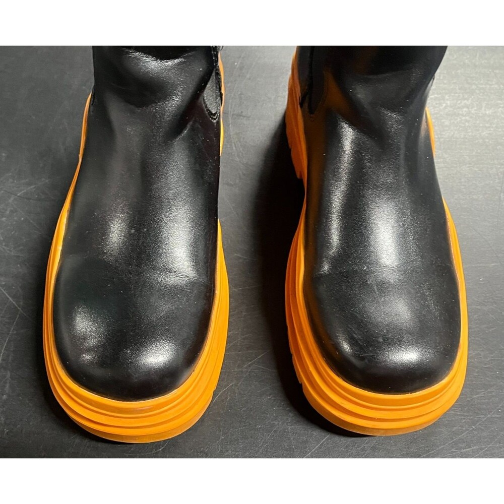 Bottega Veneta Tire Chelsea Boot in Black & Tangerine with Box EU 38/US 8 - Picture 3 of 16